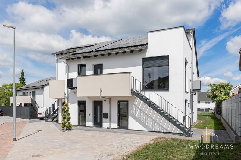 Neubau-Erstbezug KFW 55  in Miesau - Moderne Erdgeschoss Wohnung mit Garten